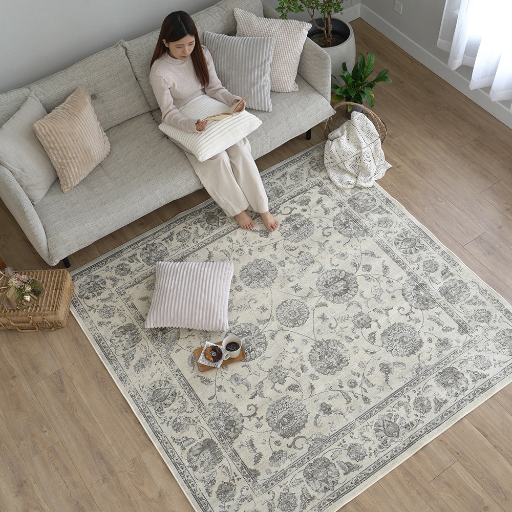 オールシーズン使えるラグ