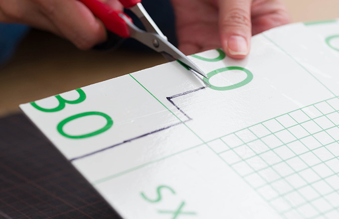 賃貸OK 置くだけ簡単 吸着フロアタイル FIOLIO・フィオリオ カッター・ハサミでカットできる